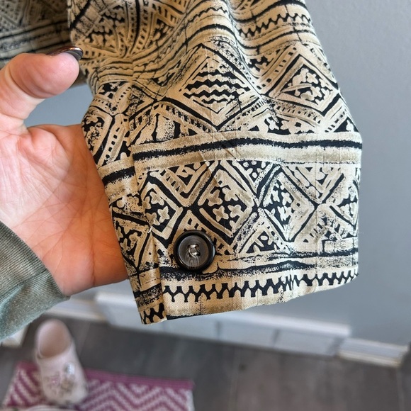 Jones New York Black White Tribal Print Silk Blazer Jacket Size 14 - Picture 8 of 10